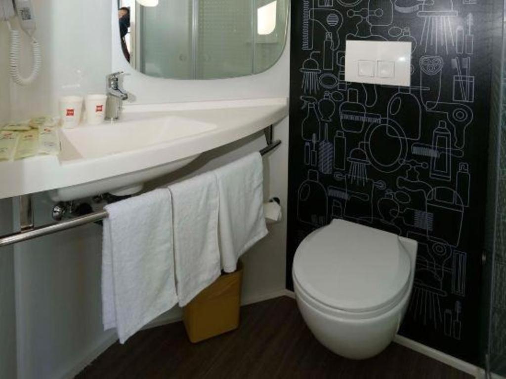 Отель Ibis Kunming Beijing Rd Экстерьер фото