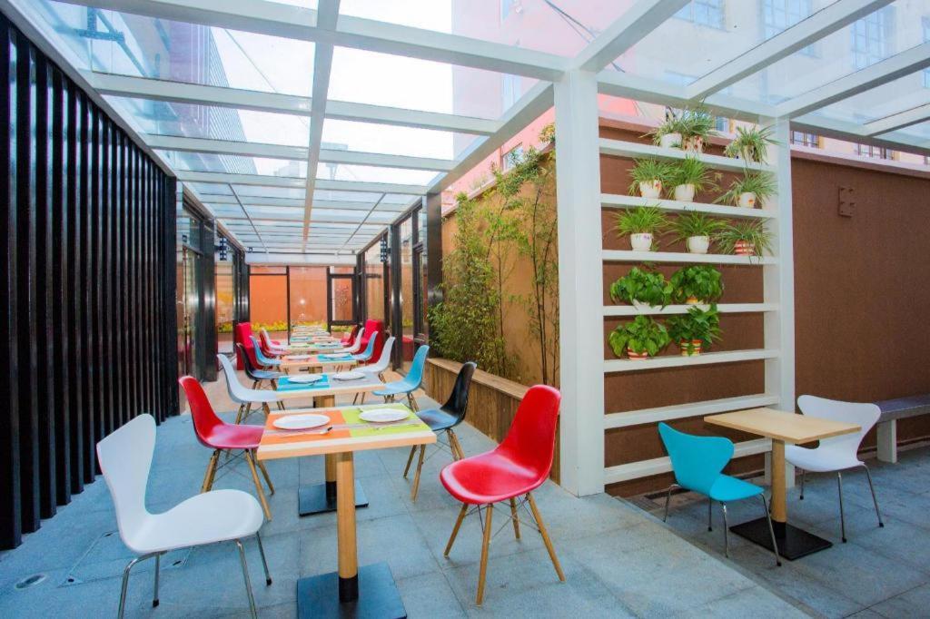 Отель Ibis Kunming Beijing Rd Экстерьер фото